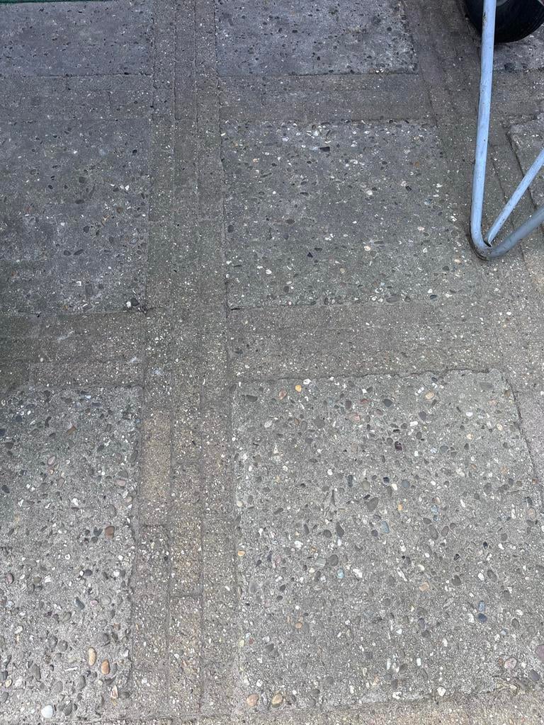 Gebruikte terrastegels en klinkers Gratis, Tuin en Terras, Ophalen, Gebruikt, 10 m² of meer, Beton