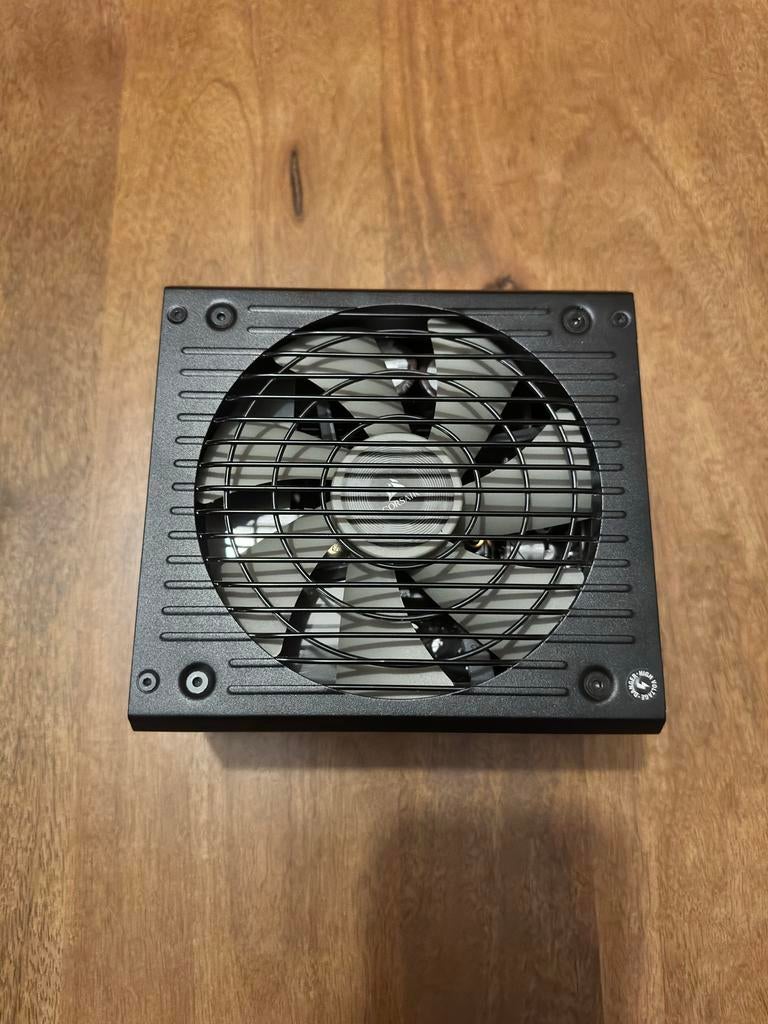 Corsair RM750x Voeding (zo goed als nieuw), Computers en Software, Interne voedingen, Ophalen, Zo goed als nieuw