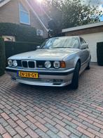 BMW 5-Serie 2.0 I 520 U9 1991 Grijs Benzine 6 cilinder 4-d., Auto's, Achterwielaandrijving, Origineel Nederlands, Grijs, Particulier
