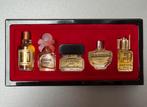 Vintage miniature perfume set features five distinct bottles, Ophalen of Verzenden, Zo goed als nieuw, Miniatuur
