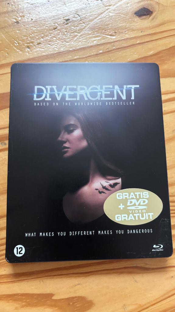 Divergent Steelbook Blu-ray + DVD, Cd's en Dvd's, Blu-ray, Ophalen of Verzenden, Zo goed als nieuw, Actie