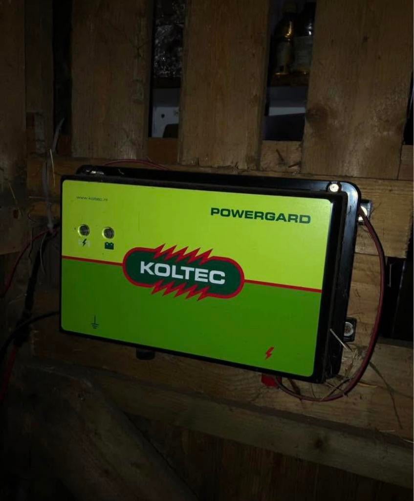 Koltec Powergard schrikdraad apparaat 12V / 220V, Dieren en Toebehoren, Ophalen of Verzenden, Zo goed als nieuw