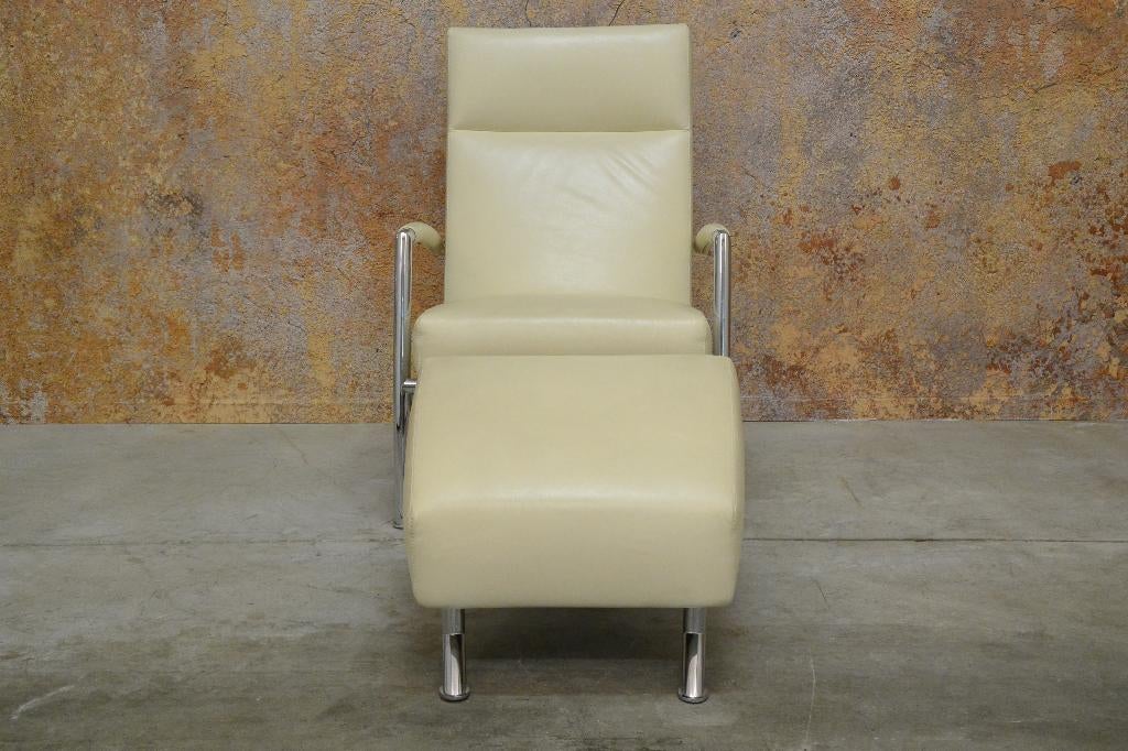 ZGANieuw witte leren Leolux Helical design fauteuil + poef, Leolux, Leolux, 75 tot 100 cm, Ophalen of Verzenden