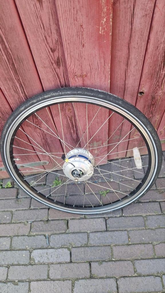 Voorwiel Giant Twist 1.0 met buiten- en binnenband, Fietsen en Brommers, Fietsonderdelen, Gebruikt, Aluminium, Elektrische fiets