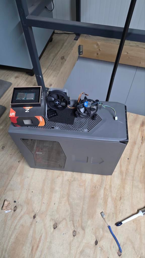 Pc onderdelen+kast, Ophalen