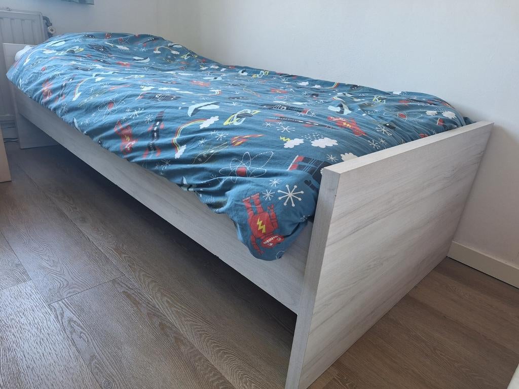 Eenpersoons bed 90x200 cm, Gebruikt, 90 cm, Ophalen of Verzenden, 200 cm