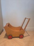 Vintage houten poppenwagen met gebruikerssporen, Kinderen en Baby's, Speelgoed | Poppen, Ophalen, Gebruikt, Babypop