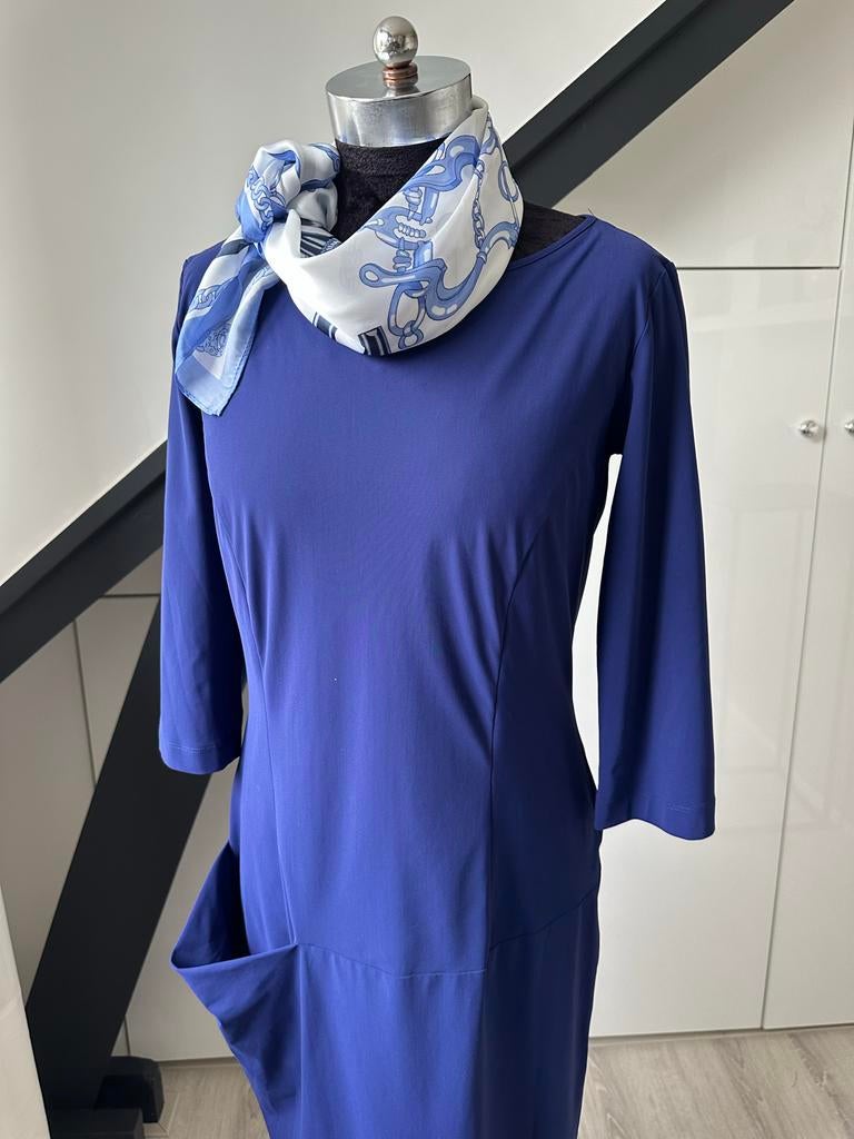 Koningsblauwe Travelstof Jurk van Moq  Maat 38., Maat 38/40 (M), Blauw, Ophalen of Verzenden, Zo goed als nieuw