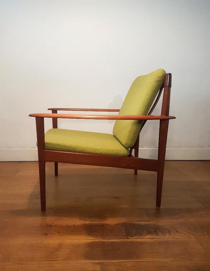 PJ56 fauteuil van Grete Jalk voor P. Jeppesen Møbelfabrik, Huis en Inrichting, Fauteuils, Zo goed als nieuw, Hout, Stof, 50 tot 75 cm