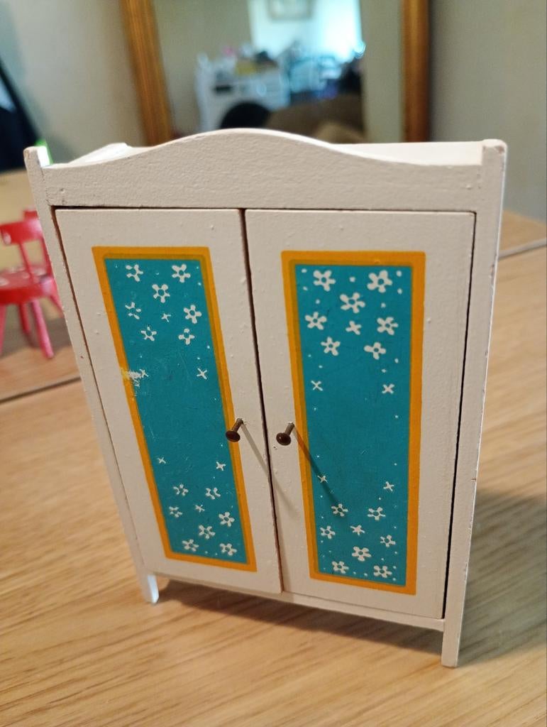 Poppenhuis Lundby slaapkamerkast, Verzamelen, Poppenhuizen en Toebehoren, Ophalen of Verzenden, Gebruikt, Poppenhuis