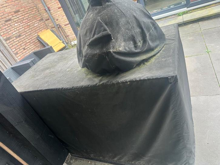 Big Green Egg kast met en hoes 800€ + bbq 1700 met extra’s, Tuin en Terras, Houtskoolbarbecues, Gebruikt, Met accessoires, Ophalen