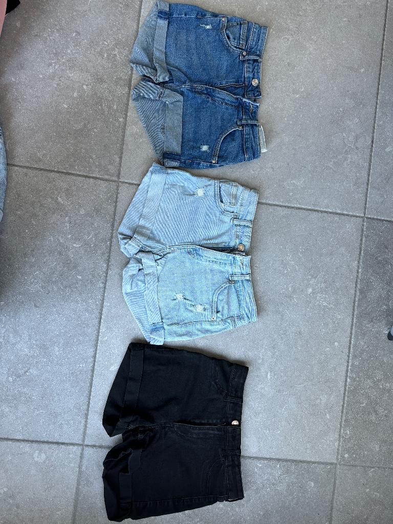 Korte spijkerbroeken bershka en Denim maat 34, Ophalen of Verzenden, Zo goed als nieuw, Blauw, W27 (confectie 34) of kleiner