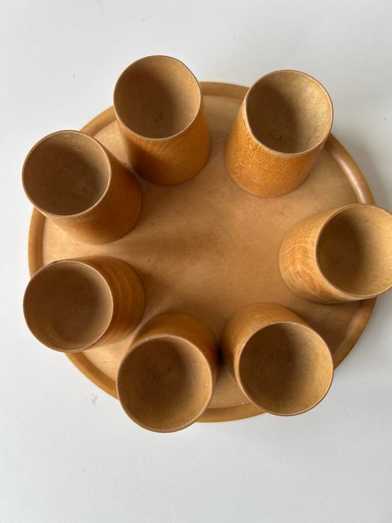 Set van 7 houten eierdopjes op dienblad, Overige materialen, Gebruikt, Overige typen, Ophalen of Verzenden