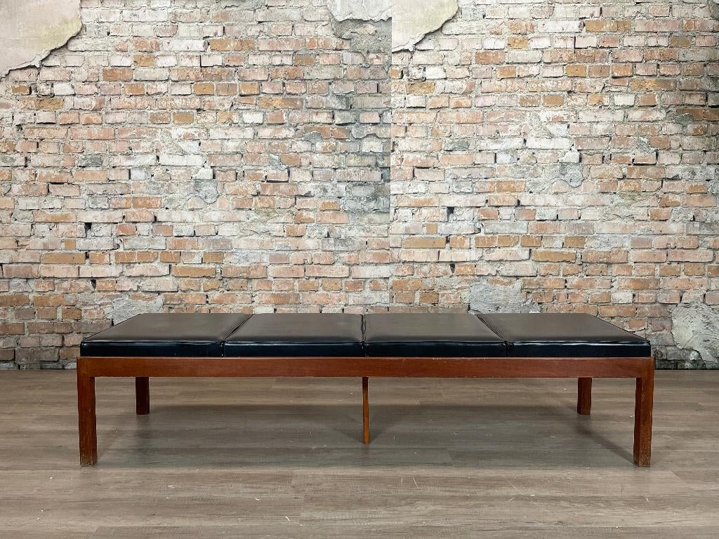 Vintage Bank bij TheReSales, Huis en Inrichting, Banken | Bankstellen, Ophalen, Minder dan 75 cm, Design, 150 tot 200 cm