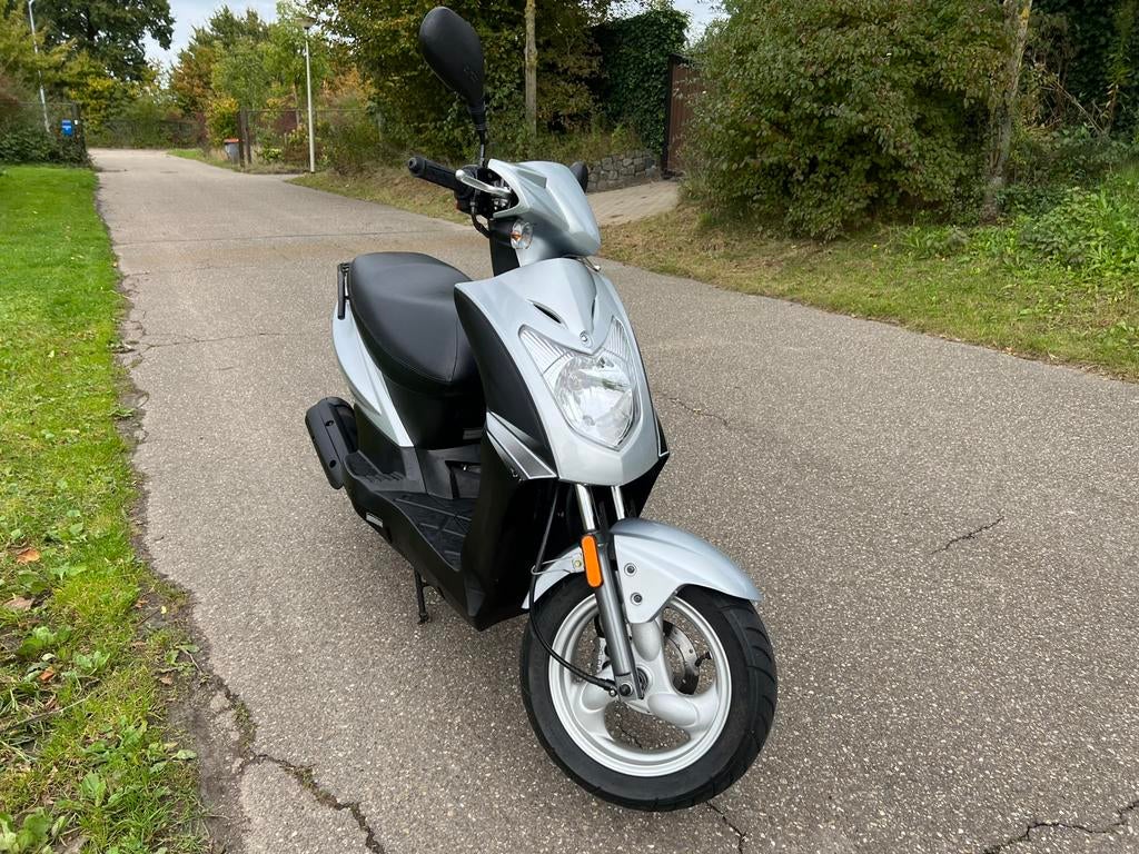 Kymco Agility 125cc motorscooter, Fietsen en Brommers, Ophalen, 125 cc, Zo goed als nieuw, Agility