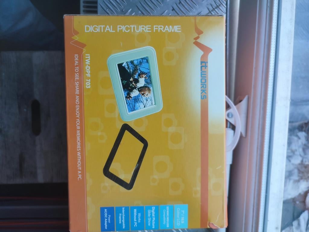 Nieuw IT-WORKS Digital Picture Frame - Ongebruikt!, Audio, Tv en Foto, Fotografie | Digitale fotolijsten, Ophalen of Verzenden