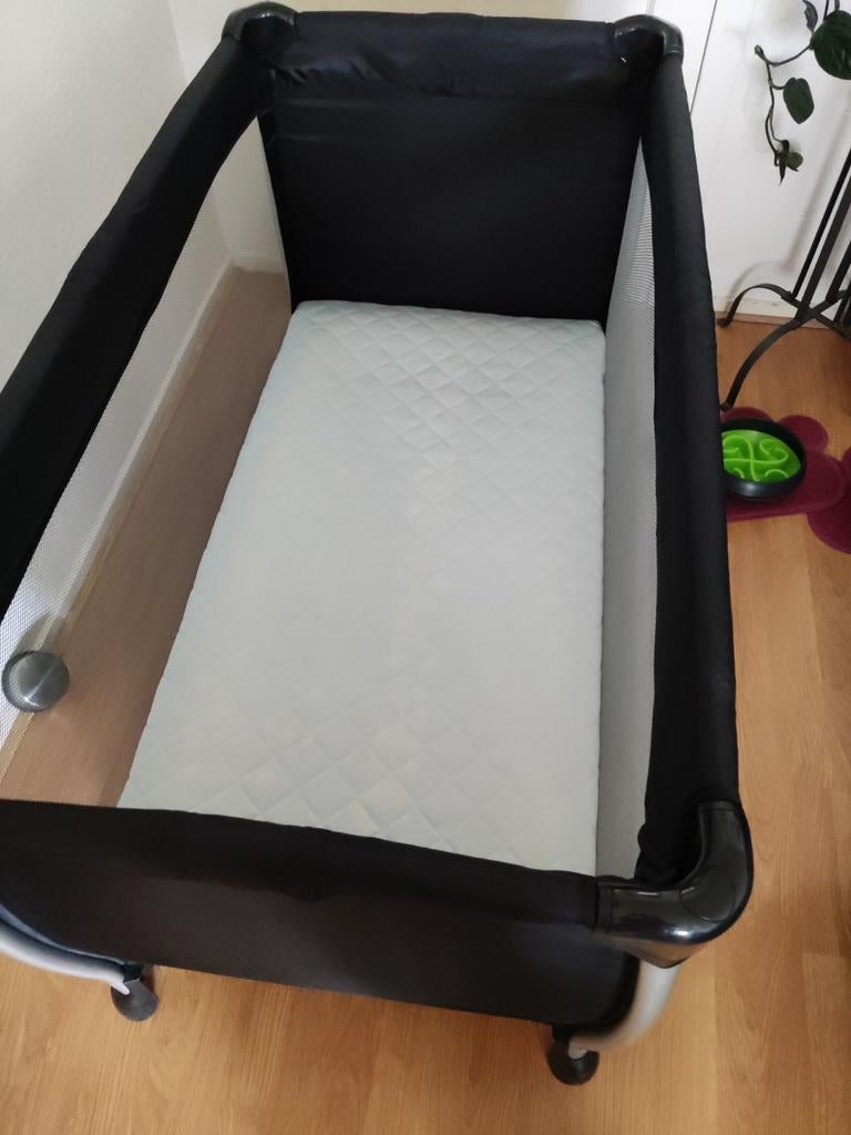 Campingbedje incl matras, Ophalen