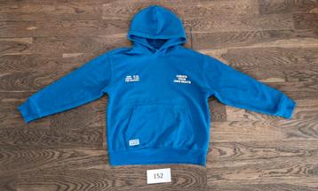 Twee sweaters maat 152 beschikbaar voor biedingen