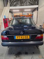 Prachtige 220E mercedes, Auto's, Mercedes-Benz, 4 cilinders, 150 pk, Blauw, Bedrijf