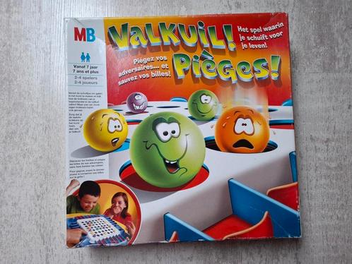 Leuk spel VALKUIL, Hobby en Vrije tijd, Gezelschapsspellen | Bordspellen, Zo goed als nieuw, Een of twee spelers, Drie of vier spelers