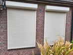 2 rolluiken 123 cm breed en 176 cm hoog beige, Ophalen, Gebruikt