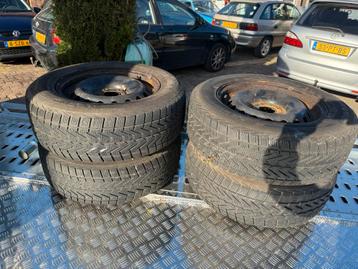 Stalen velgen met winterbanden nissan qashqai beschikbaar voor biedingen