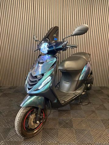 PIAGGIO ZIP 4T 3V 2022 BROM FULL OPTION GLANS CAMELEON beschikbaar voor biedingen