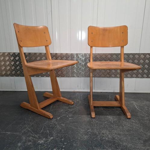 CASALA vintage 2 houten stoelen stoel schoolstoelen  zith.45, Huis en Inrichting, Stoelen, Gebruikt, Twee, Hout, Overige kleuren