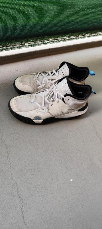 Jordan Stay Loyal 2 - Maat 46 beschikbaar voor biedingen