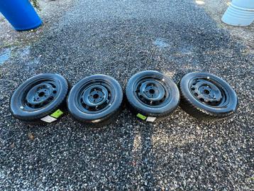 Ford fiesta Continental Winterband 195/60 R15 beschikbaar voor biedingen