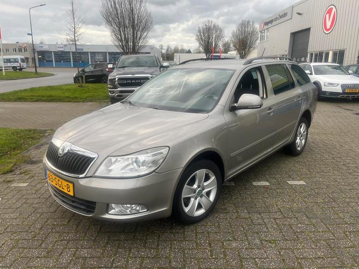 Skoda Octavia 1.2 DSG / Nieuwe koppeling / Netjes, Auto's, Skoda, Bedrijf, Octavia, Airconditioning, Bluetooth, Centrale vergrendeling