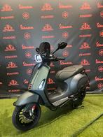 Vespa Sprint 2018 Snor/Brom! Mat Grijs Full Option Garantie!, Fietsen en Brommers, Ophalen of Verzenden