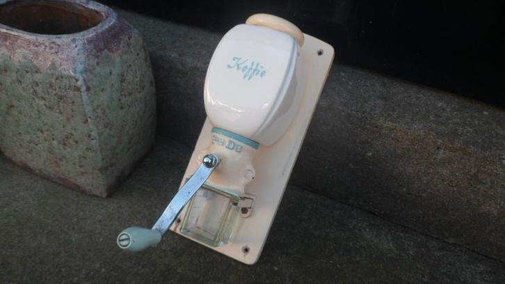 Wandkoffiemolen PeDe KOFFIEMOLEN koffie wandbevestiging, Antiek en Kunst, Antiek | Keukenbenodigdheden, Ophalen of Verzenden