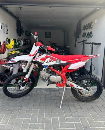 🚀Nieuw🚀 2025 Apollo Thunder Ultra 125cc 150cc Crossmotor beschikbaar voor biedingen