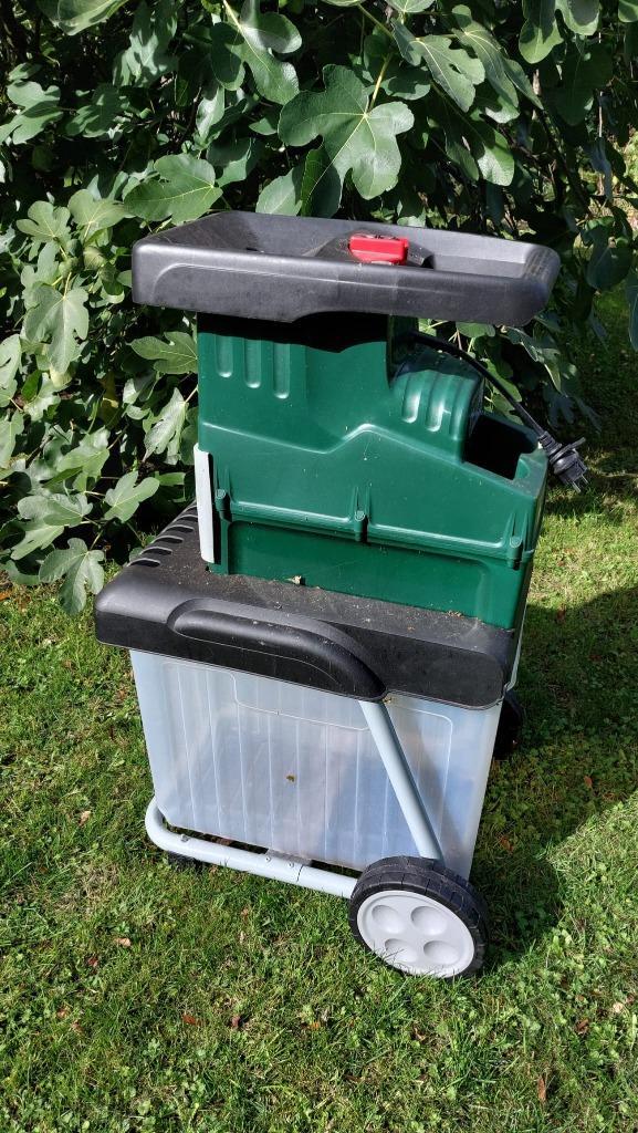 Hakselaar / houtversnipperaar, Tuin en Terras, Hakselaars, Zo goed als nieuw, Elektrisch, Met opvangbak, Ophalen