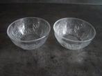 2 dessert schaaltjes, glas met reliëf  / vintage, Huis en Inrichting, Keuken | Servies, Gebruikt, Ophalen of Verzenden, Overige stijlen