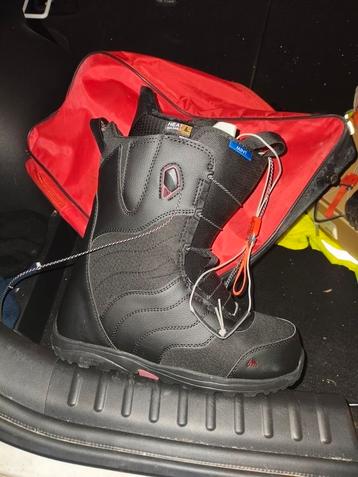 Burton snowboard schoenen maat 42, valt klein beschikbaar voor biedingen