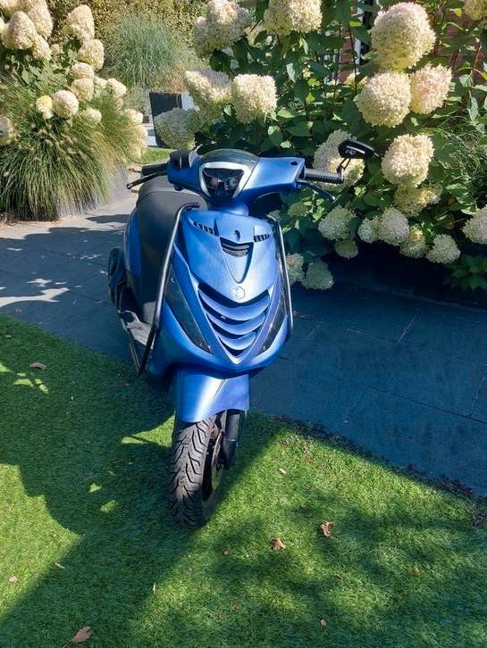 Zip piaggo, Fietsen en Brommers, Scooters | Piaggio, Zo goed als nieuw, Zip, Ophalen