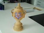 houten beeld , soort beker met deksel 26 x 15 cm met beschil, Ophalen of Verzenden