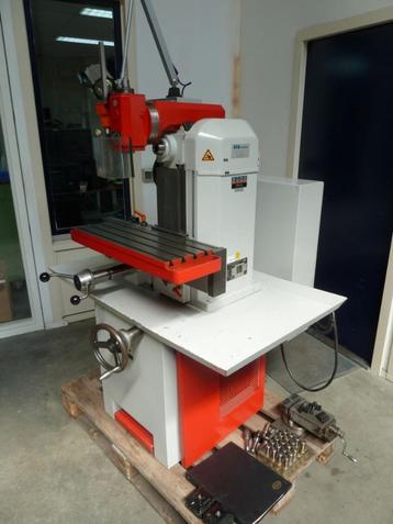 ACIERA F3 FREESMACHINE beschikbaar voor biedingen