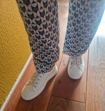 Z.g.a.n wit leren dames sneakers mt 41 beschikbaar voor biedingen