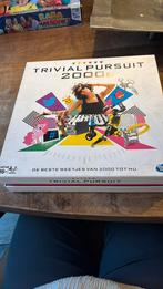 Trivial Pursuit: 2000s Edition Game, Hobby en Vrije tijd, Gezelschapsspellen | Bordspellen, Ophalen of Verzenden, Zo goed als nieuw