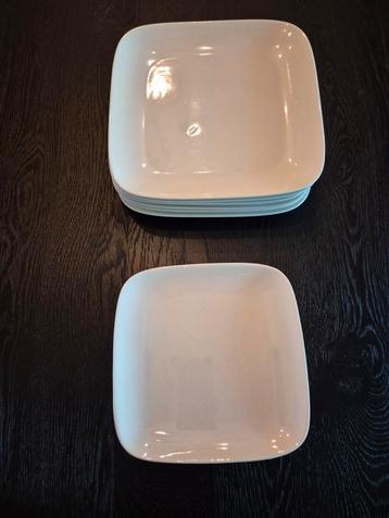 Servies / ontbijt en diner borden  beschikbaar voor biedingen