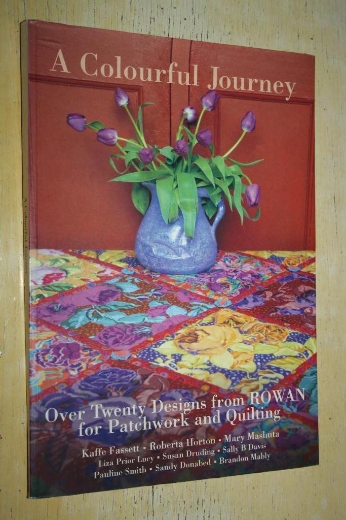 A Colourful Journey Kaffe Fassett ROWAN Patchwork Quilting, Boeken, Hobby en Vrije tijd, Gelezen, Ophalen of Verzenden