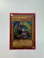 Dark Magician 1st Edition - SDY-E005, Hobby en Vrije tijd, Verzamelkaartspellen | Yu-gi-Oh!, Ophalen of Verzenden, Losse kaart