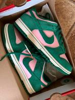 Nike low dunk pink green  maat 42, Ophalen of Verzenden, Overige kleuren
