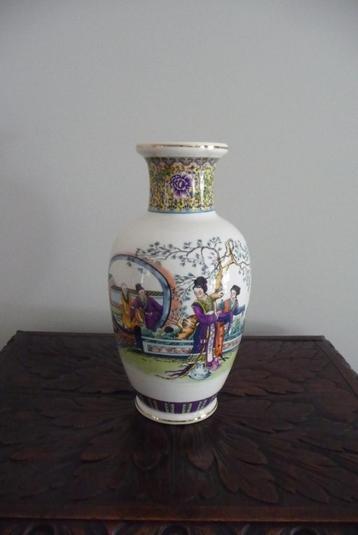 Chinese grote vaas - 32 cm beschikbaar voor biedingen