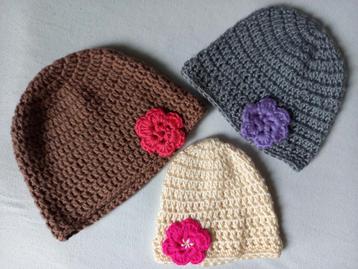 3 mooie baby mutsjes beschikbaar voor biedingen