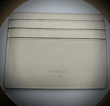 Cardholder beschikbaar voor biedingen
