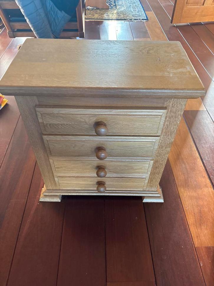 Oude houten kast met lades, Huis en Inrichting, Kasten | Ladekasten, Gebruikt, Minder dan 100 cm, 50 tot 100 cm, 25 tot 50 cm